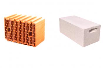Jaký je rozdíl mezi keramickými bloky a pórobetonem, který je lepší