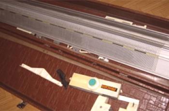 Jednokrilni i dvostruki stroj za pletenje: kako se razlikuju i koji odabrati