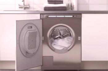 Quelle est la différence entre une machine à laver intégrée et une machine conventionnelle?