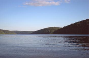 Lac et réservoir: description et différences