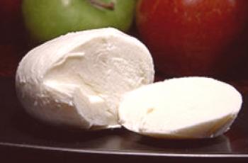 Kako se sirni sirevi razlikuju od tvrdih sireva?